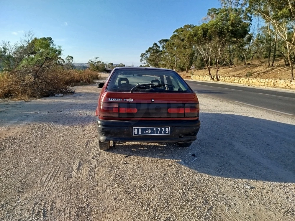 Renault 19