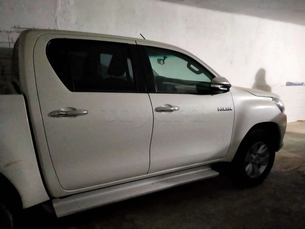 Carte voiture Toyota Hilux