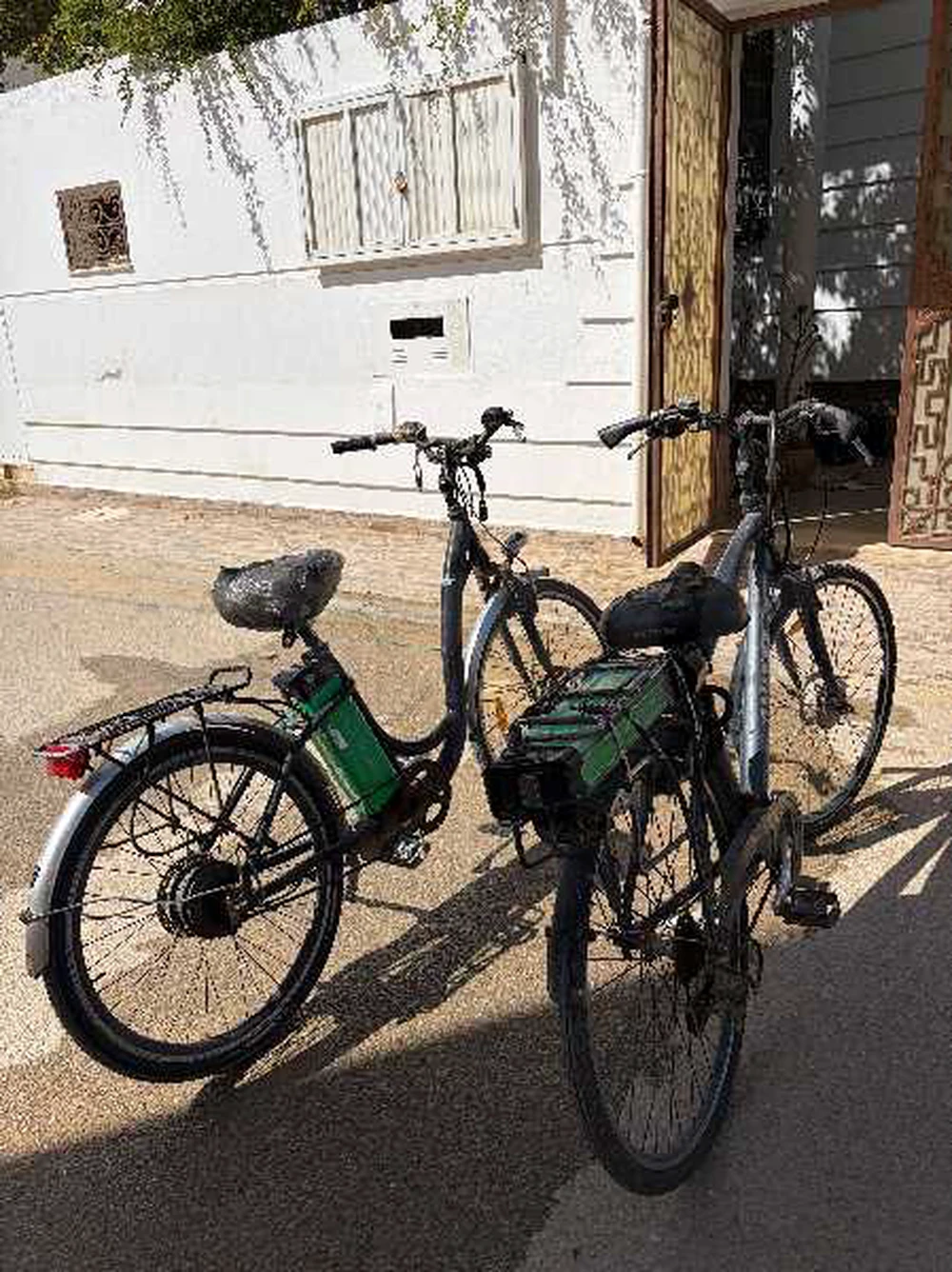 Deux bicyclette électrique fonctionnelle +chargeur +batterie