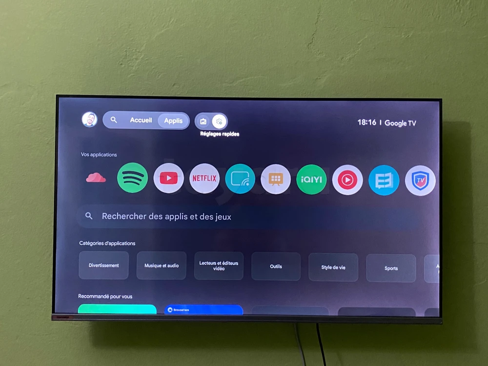 Téléviseur Google TV Telefunken état comme neuf
