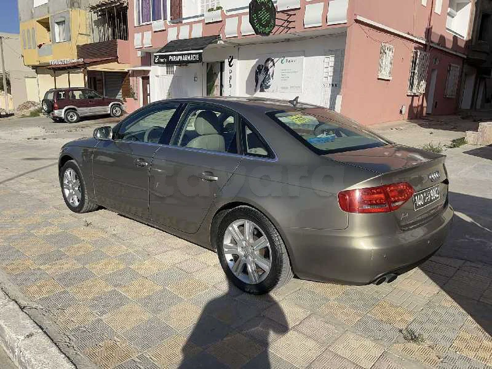 Carte voiture Audi A4