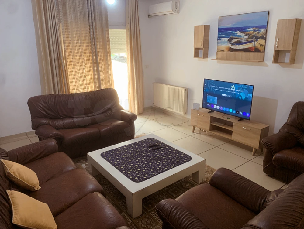 Appartement S+2 avec terrasse situé à Ezzahra à louer