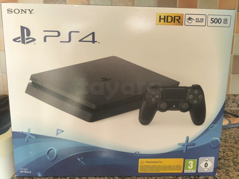 PS4 plus slim avendre