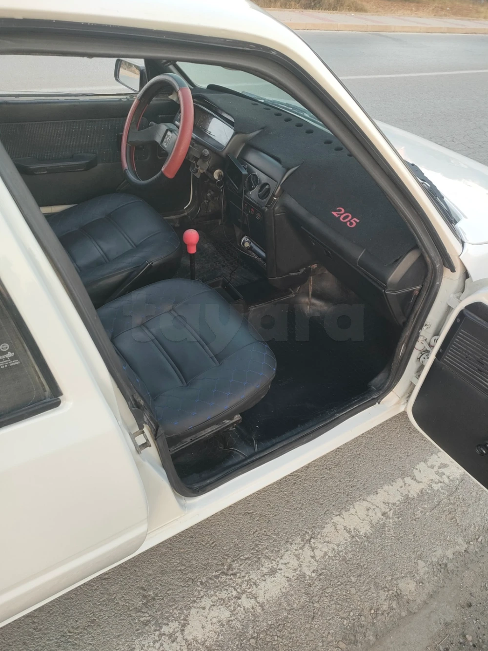 Peugeot 205