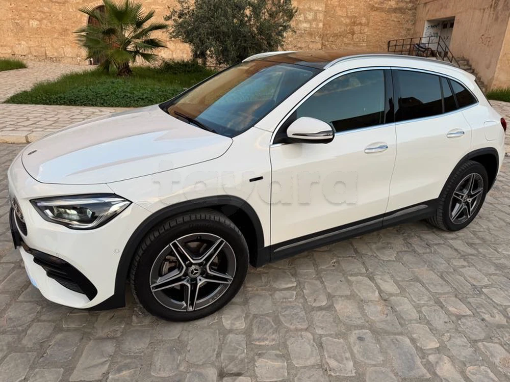 Carte voiture Mercedes-Benz Classe GLA