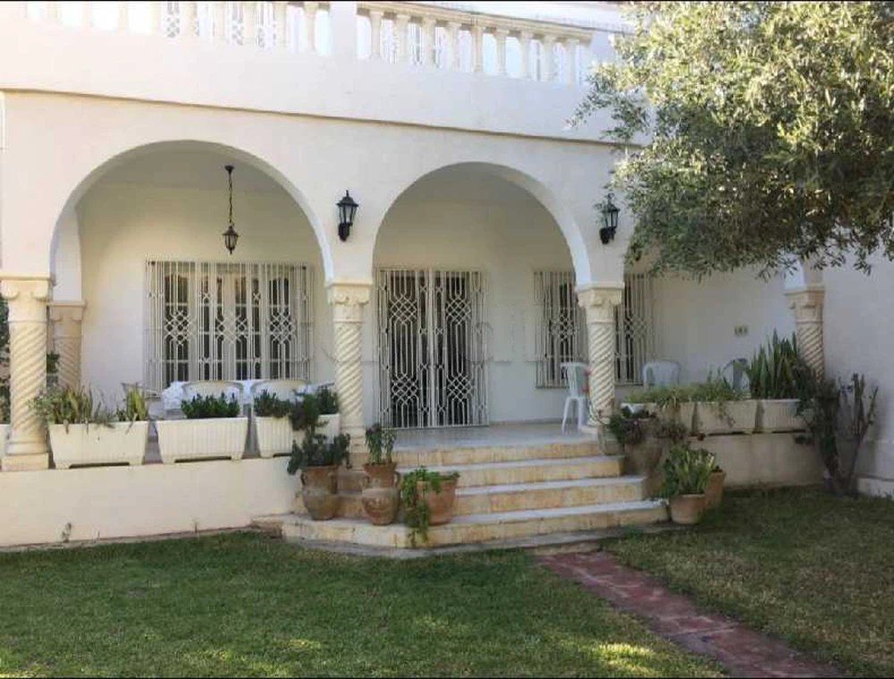 Hammamet : location grande villa s + 4, à 5 minutes de la plage