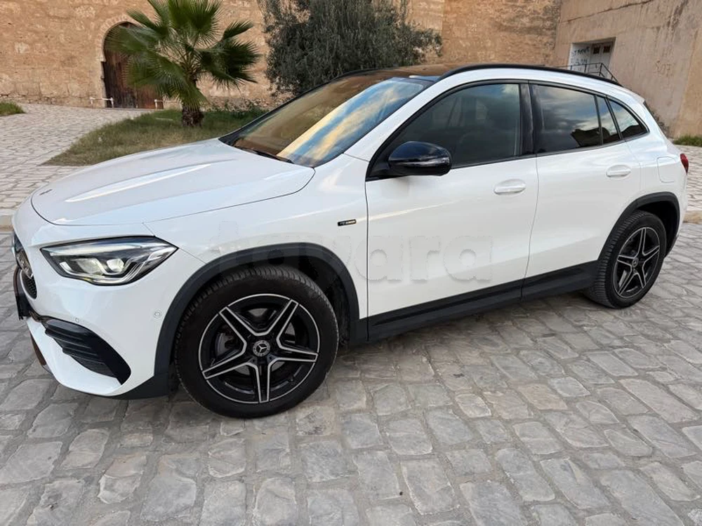 Carte voiture Mercedes-Benz Classe GLA