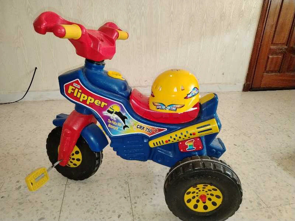 tricycle pour enfant "Super Flipper" avec son casque