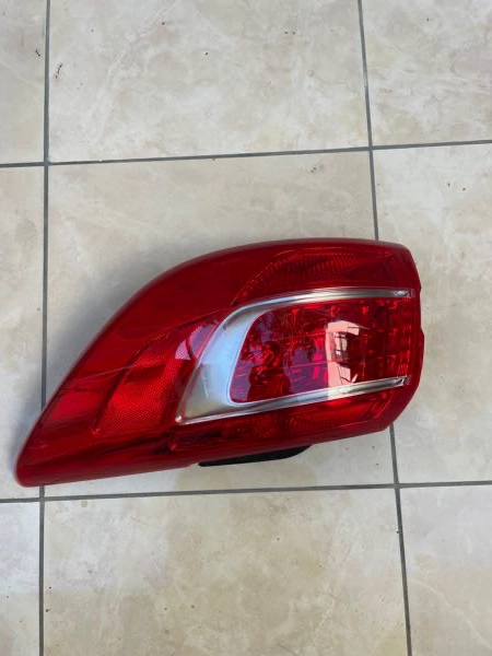 Feux arrière droite Kia sportage