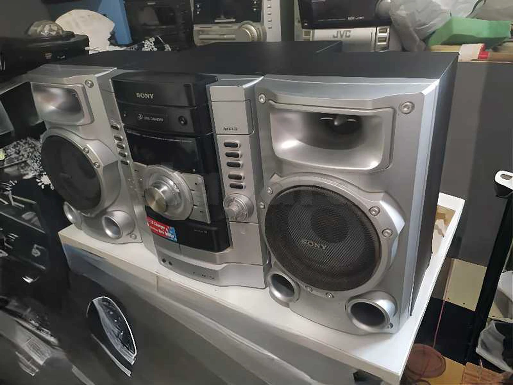 chaine stéréo Sony cd auxiliaire radio
