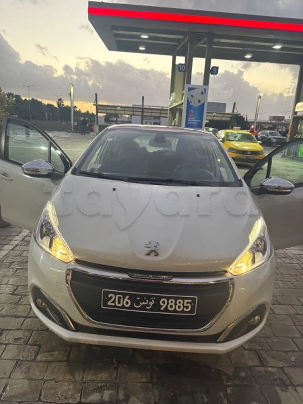 Carte voiture Peugeot 208