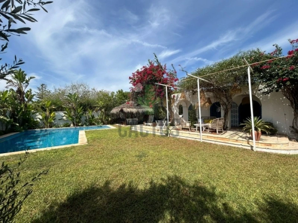 Location annuelle: Villa meublé en s+3 à Maamoura, Nabeul