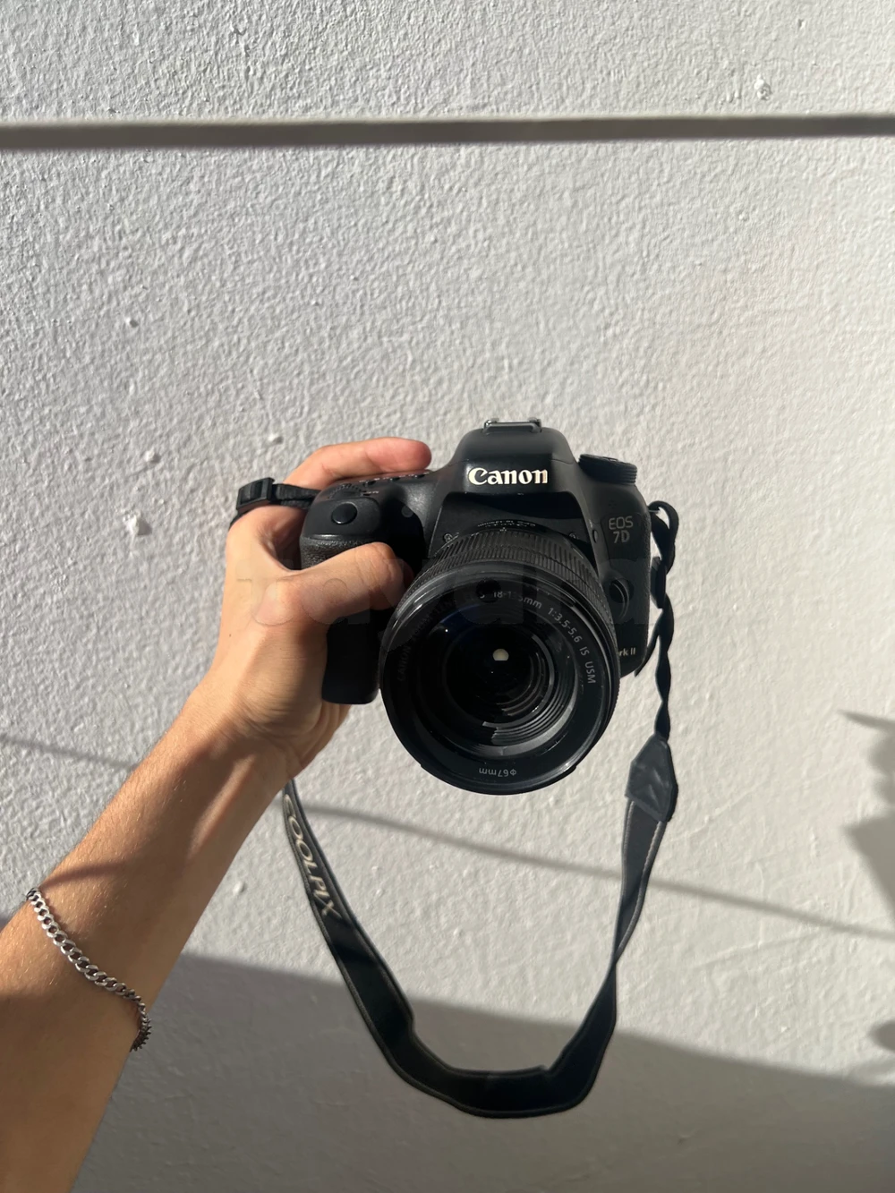 Disponible a vendre 💰Canon EOS 7D Mark II avec objectif Canon EF-S 18-135mm