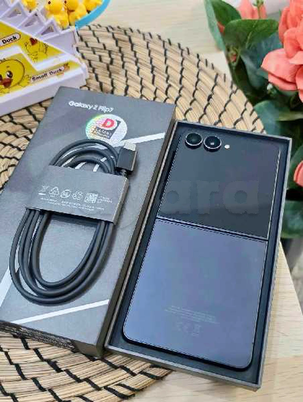 Samsung Z Flip 7 5G 12/256g comm neuf