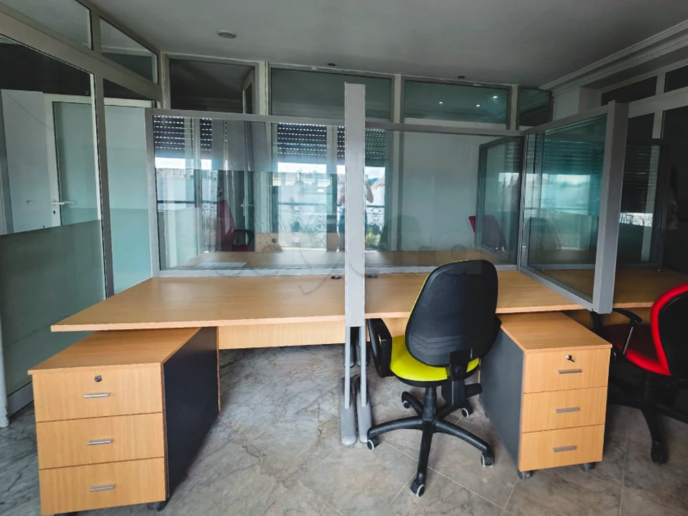 Mobilier de bureau et séparations modulaires