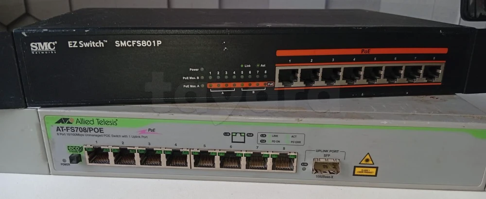 Lot de 2 Switches PoE 8 Ports (SMC + Allied Telesis avec SFP)