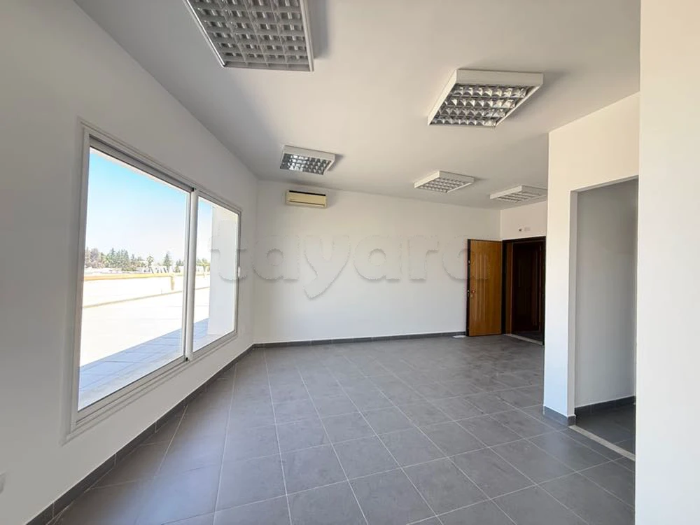 Bureau à la Soukra