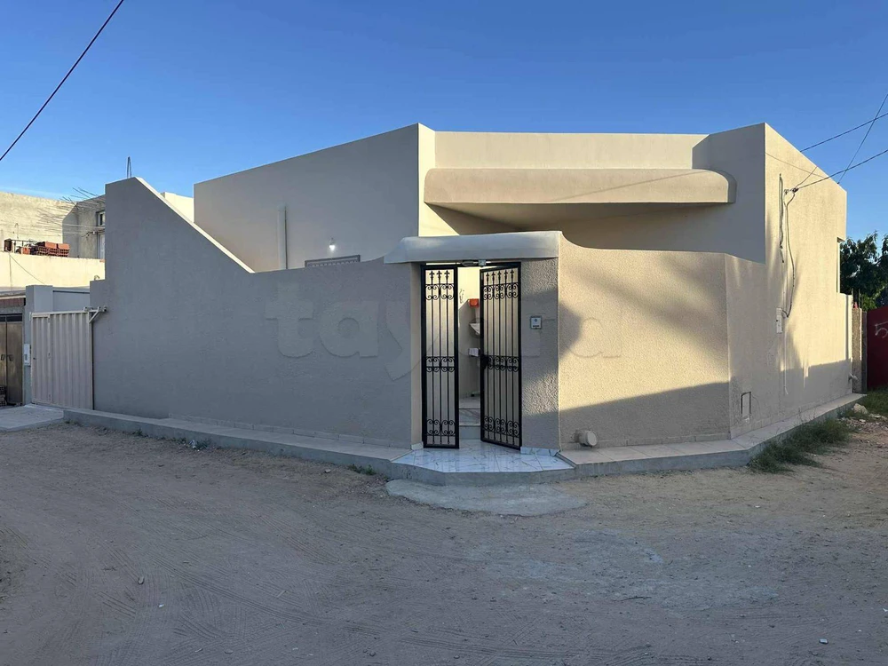 🏡 Maison à vendre – Sfax (8 km Route El Ain) 🏡