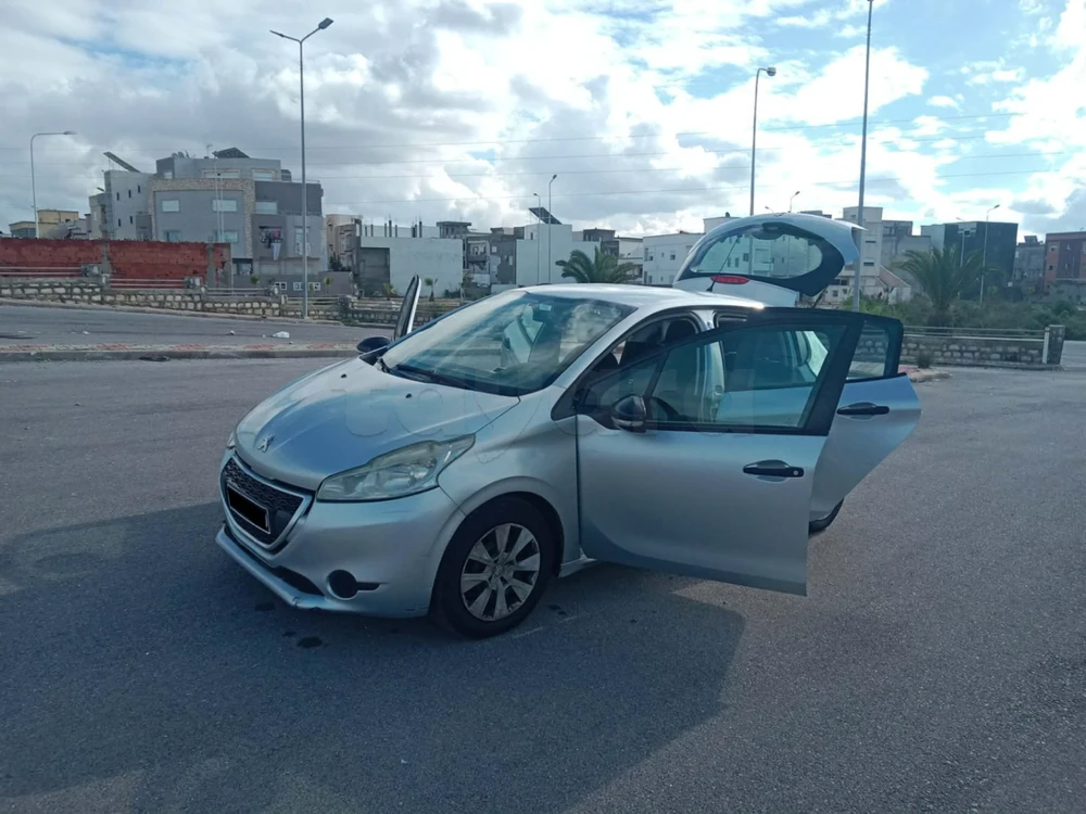 Carte voiture Peugeot 208