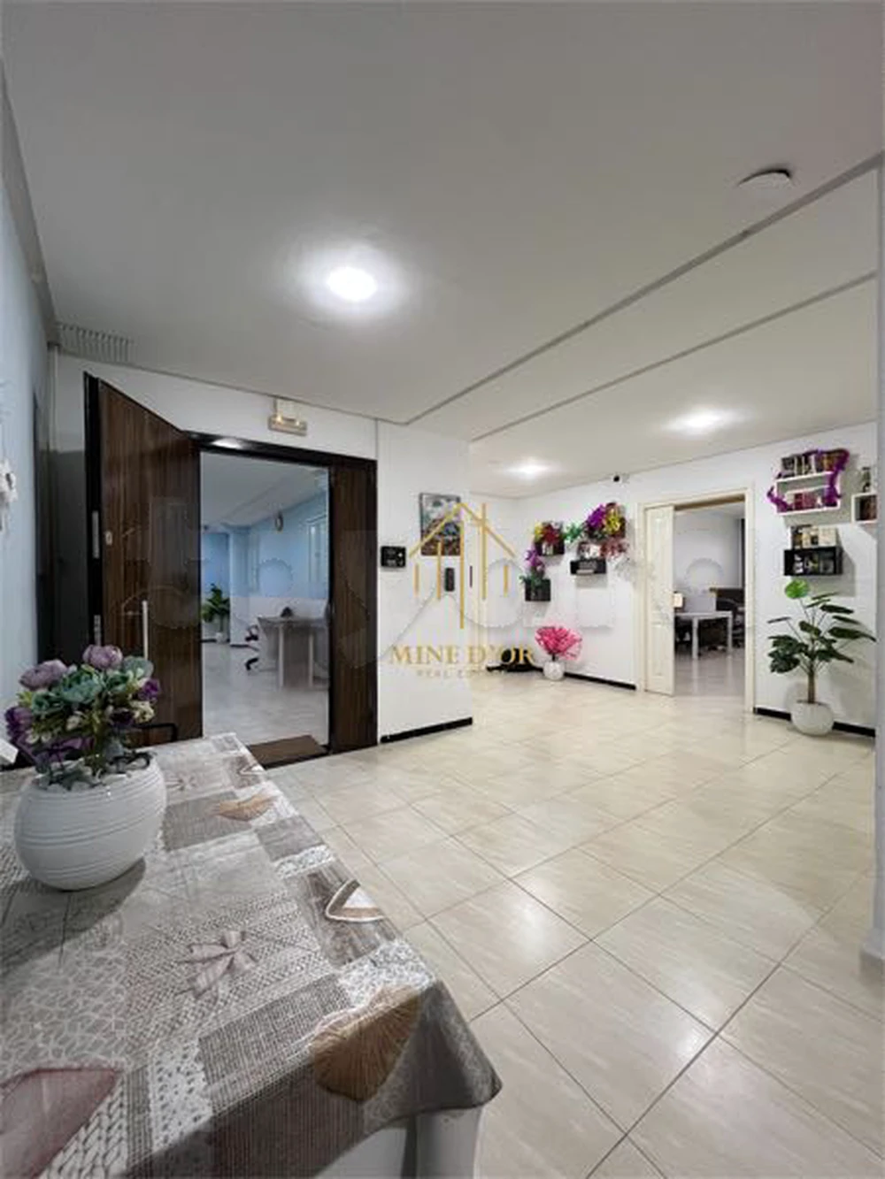 À Louer Plateau 335m² à📍Montplaisir