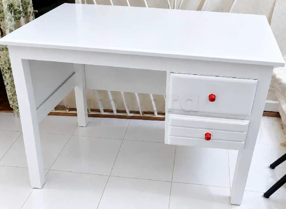 Bureau en bois massif