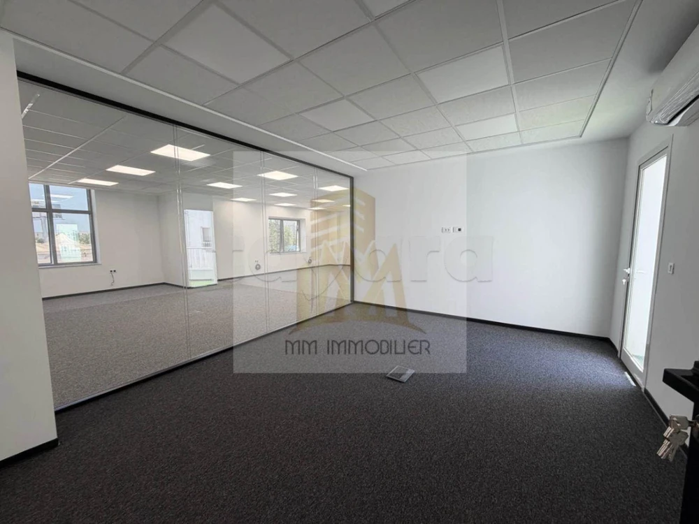 A louer des bureaux au Lac1