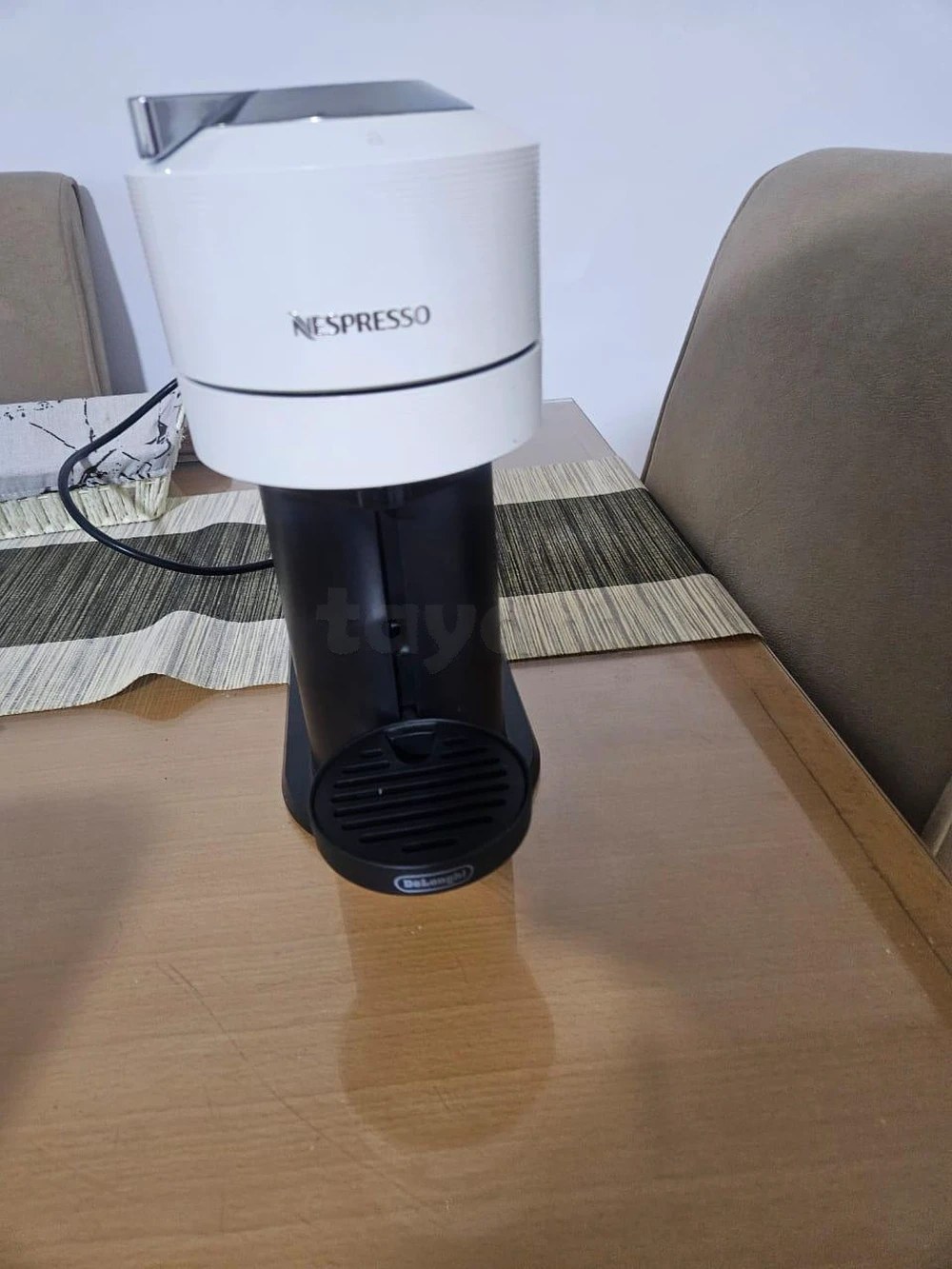 Nespresso Vertuo quasi neuve + poubelle