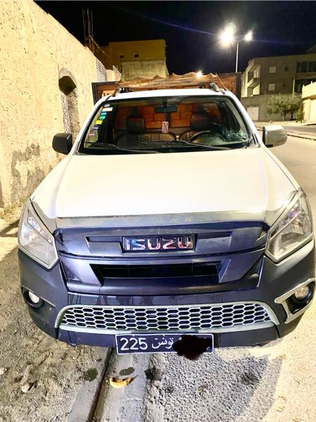 Carte voiture Isuzu D-Max