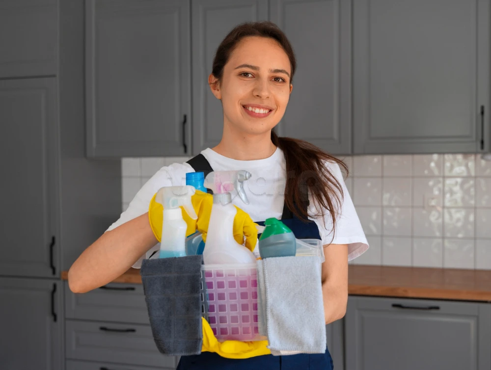english speaking foreigner looking for a house maid... holla at me on whatsapp 93135779