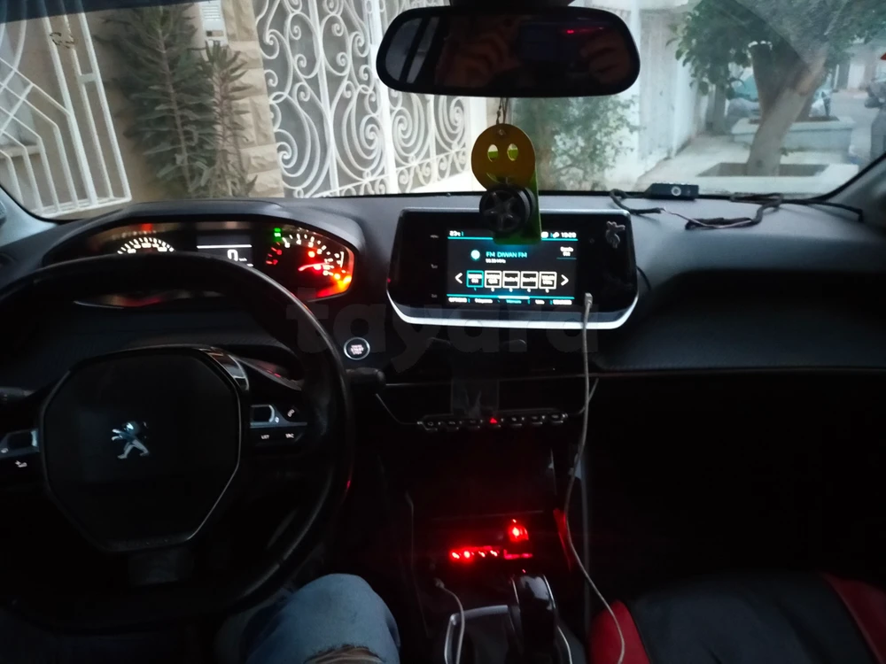 Carte voiture Peugeot 208