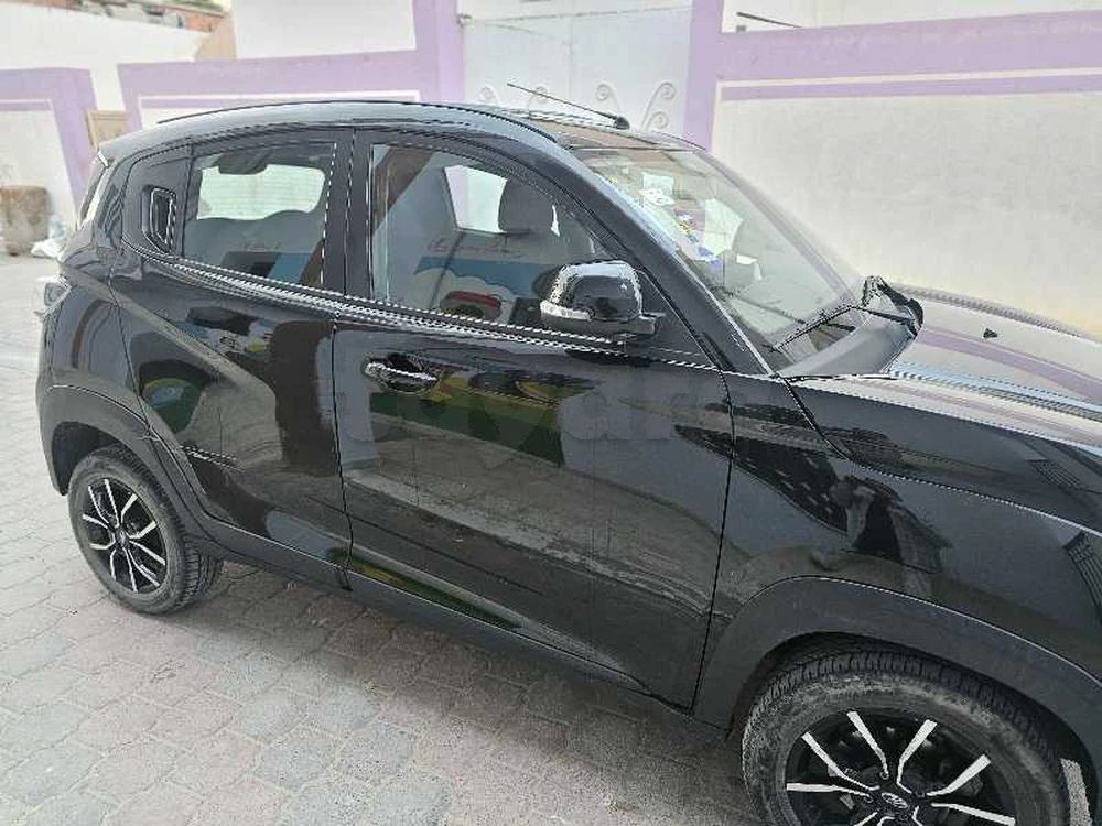 Carte voiture Mahindra Hover