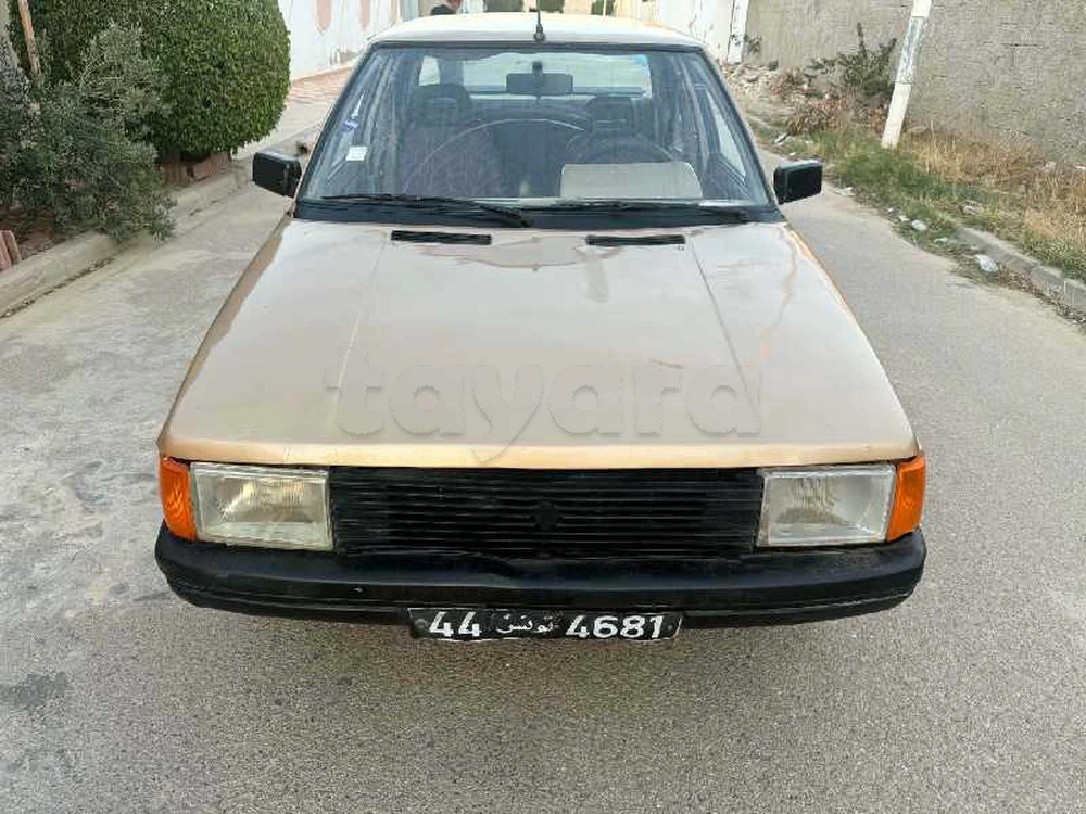 Renault R9