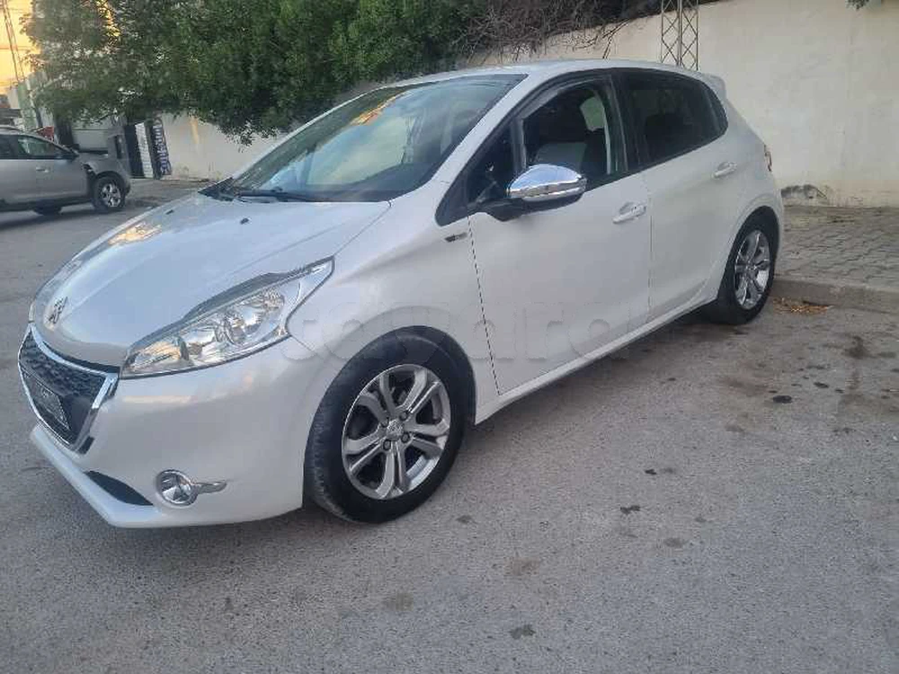 Carte voiture Peugeot 208