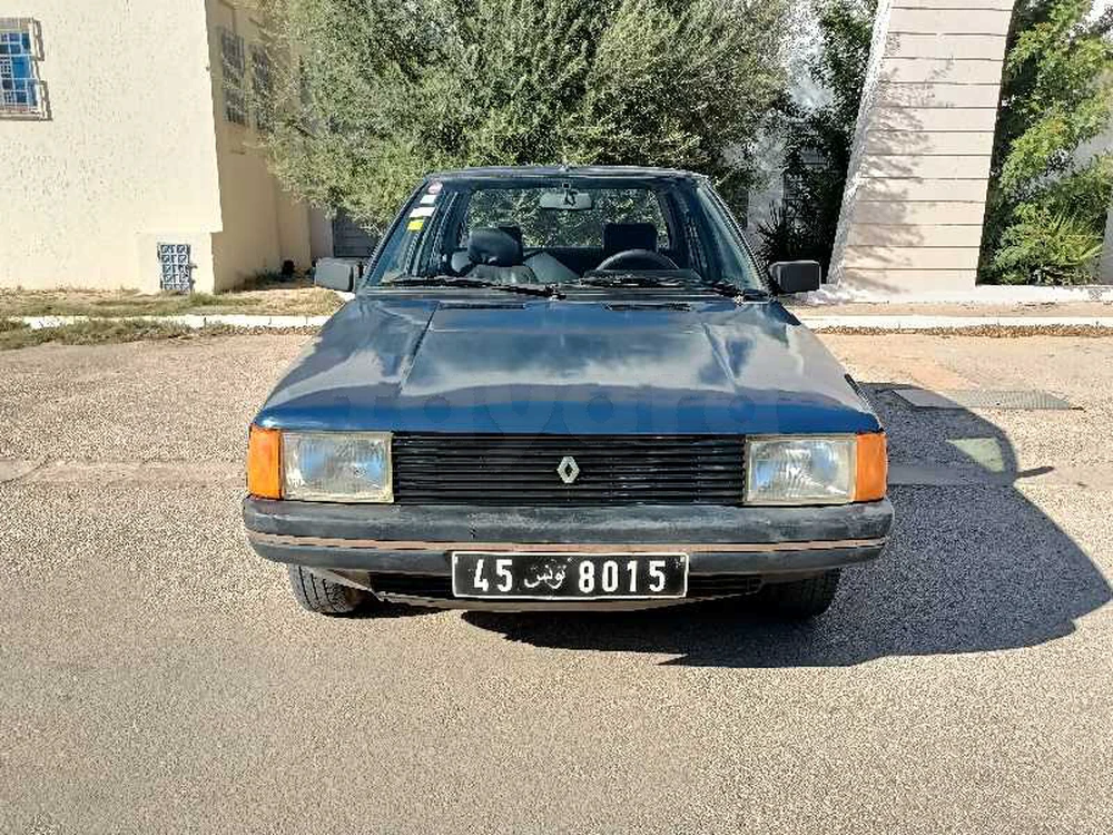 Carte voiture Renault R9