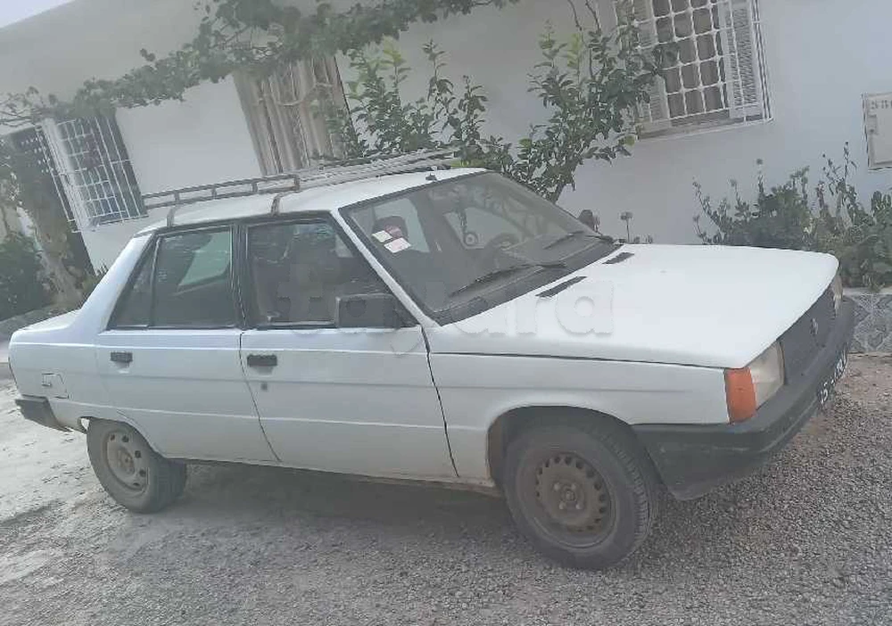Renault R9