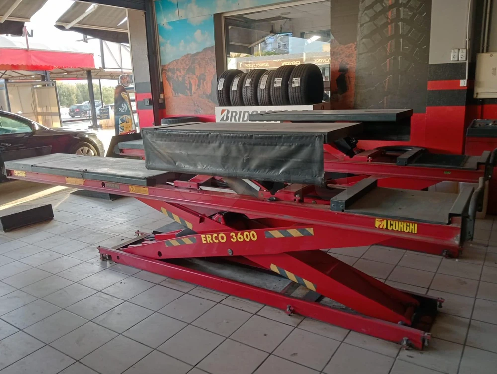 Pont élévateur double ciseaux Corghi D'une Capacité de 3600KG