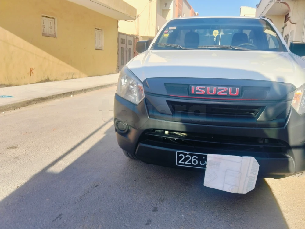 Carte voiture Isuzu D-Max