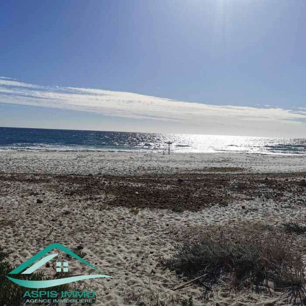 Terrain d'habitation 561 m² pieds dans l'eau plage Ain Grinz Kelibia