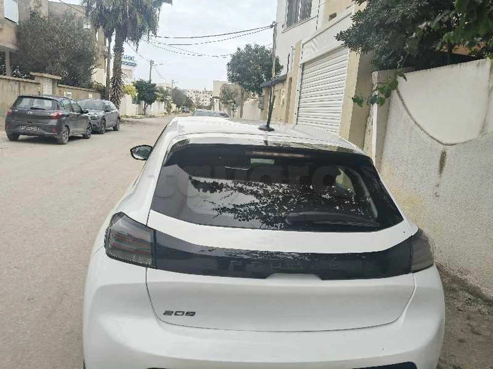 Carte voiture Peugeot 208