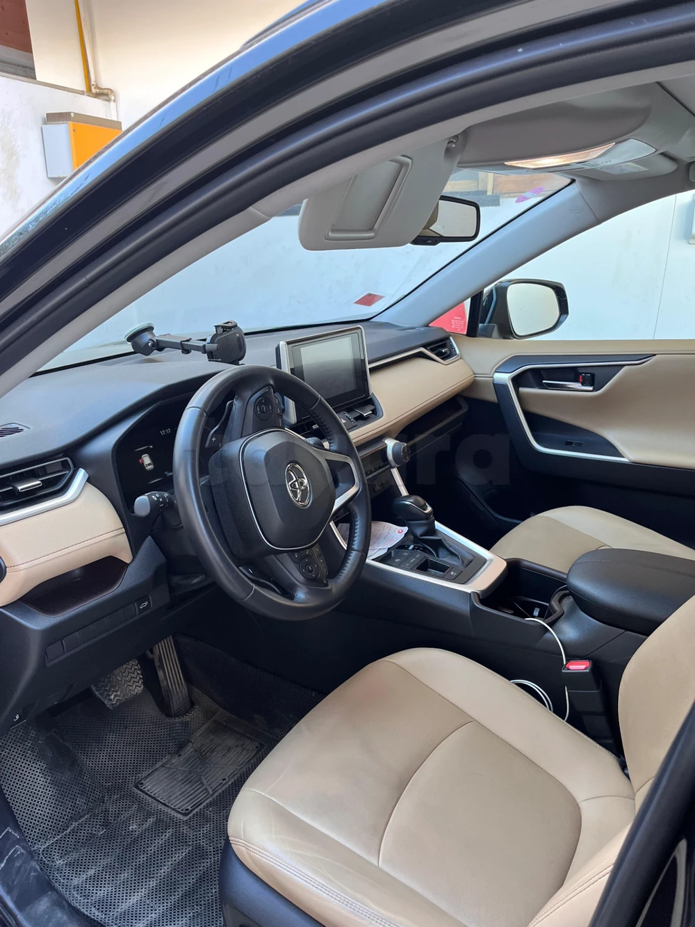 Carte voiture Toyota RAV 4