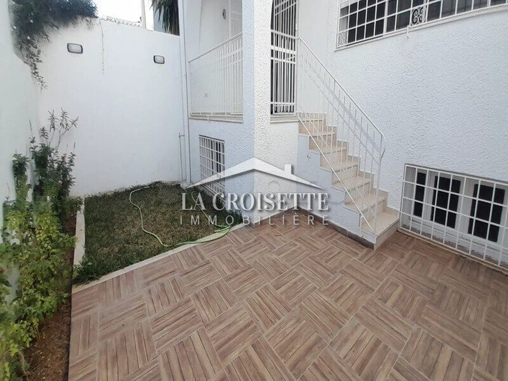 Triplex s+5 à La Marsa MVL1273