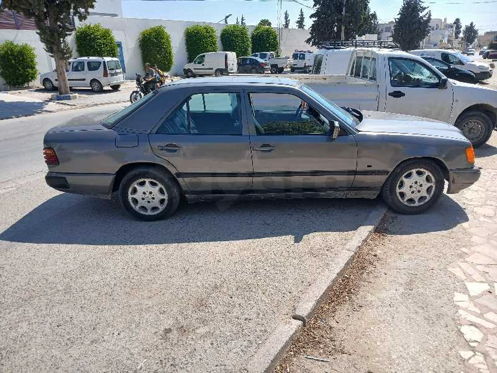 Mercedes-Benz 250