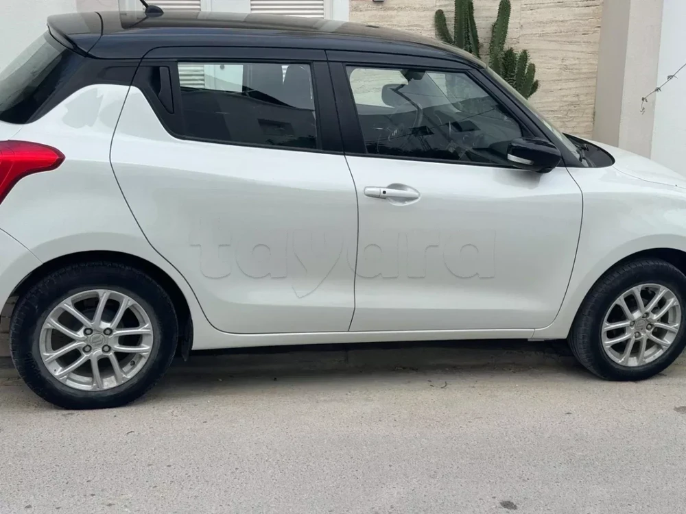 Carte voiture Suzuki Swift