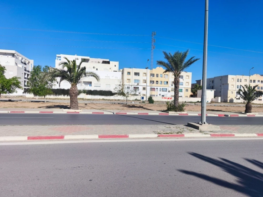 فرصة اقتناء: مقسمين (EHC) - تقسيم المنار - الوكالة العقارية للسكنى (AFH) القيروان