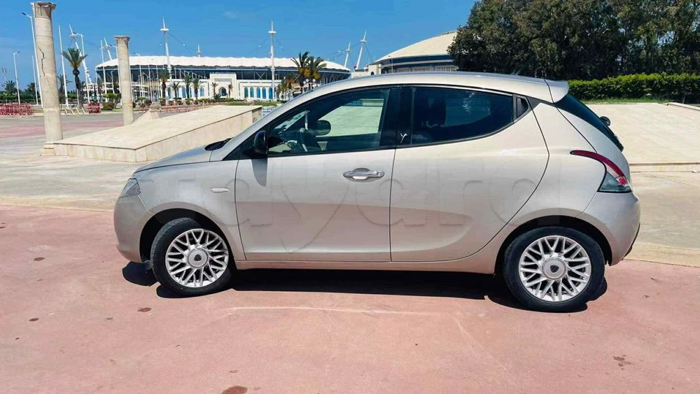 Carte voiture Lancia Ypsilon