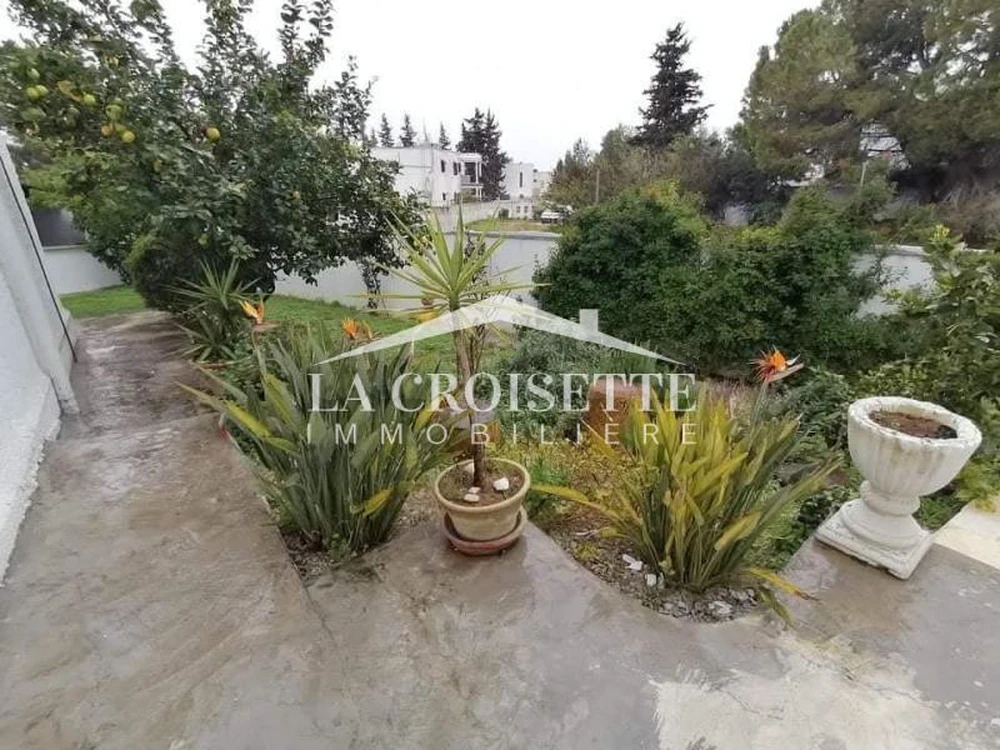Maisonnette S+3 avec piscine vide ou meublée à louer à Gammarth MRCL0362