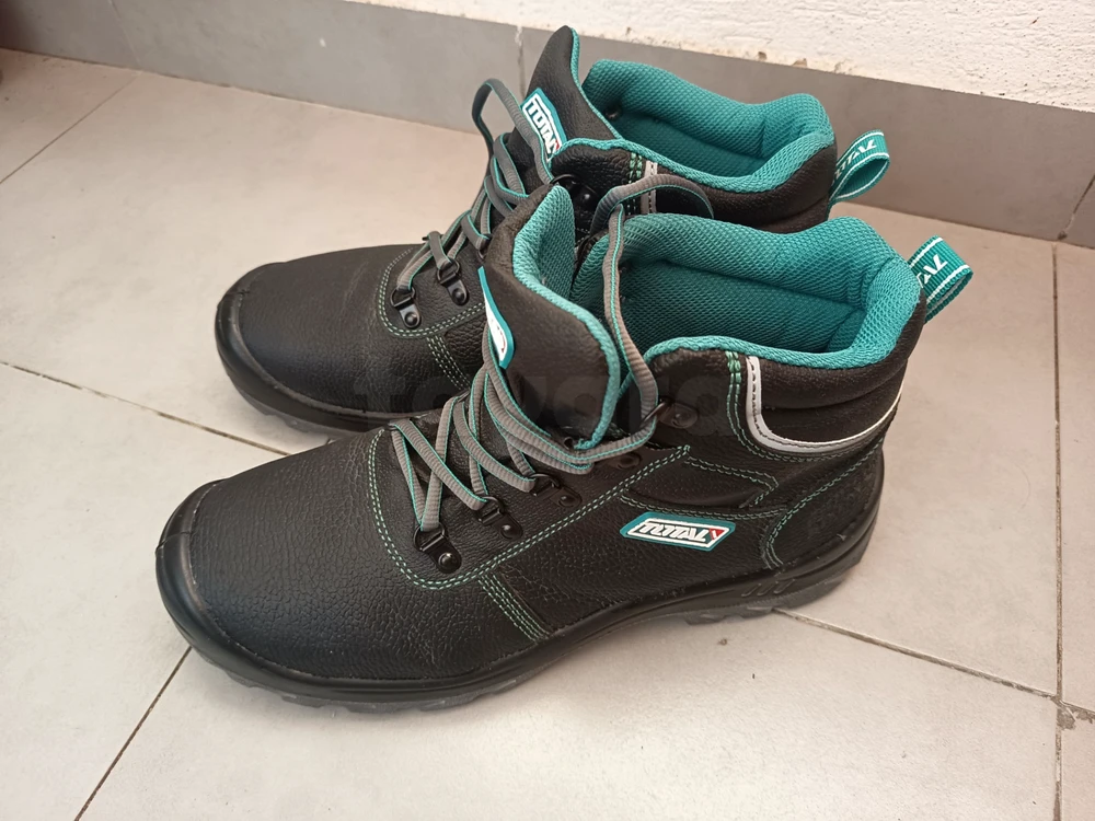 Chaussures de sécurité neuve 44