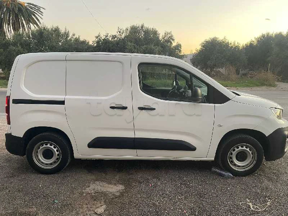 Carte voiture Peugeot Partner