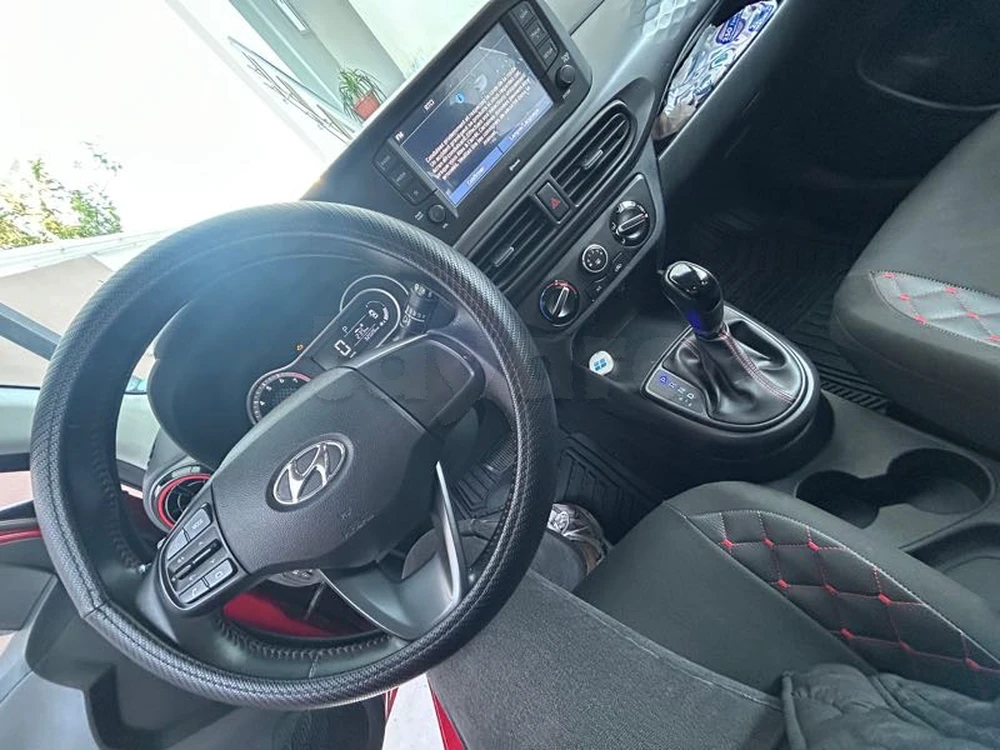 Carte voiture Hyundai i10