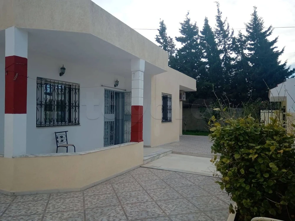 Une agréable maison au RDC à louer pour l'année scolaire au corniche Bizerte